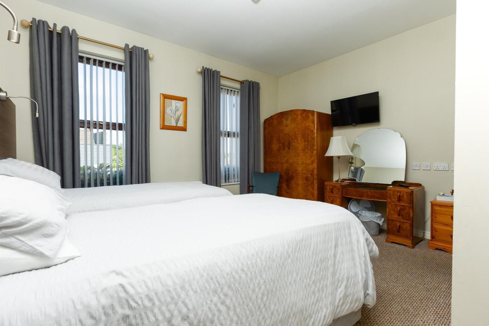 The Derg Arms B&B Castlederg Eksteriør bilde